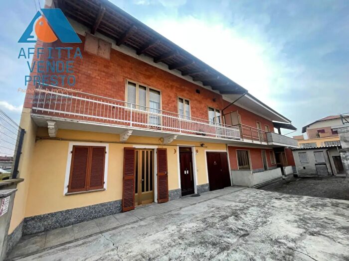 Casa con 8 locali in vendita in Via per Casale, Verolengo