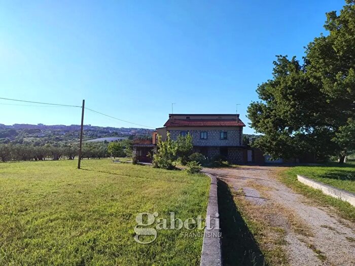 Casa con 11 locali in vendita in Via San Giovanni dei Gelsi, Campobasso