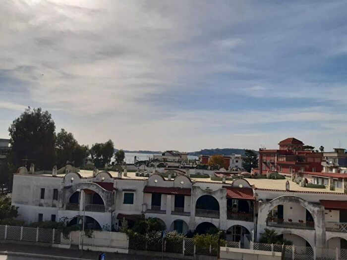 Appartamento bilocale in affitto in Via Raimondo Annecchino, Arco Felice, Pozzuoli