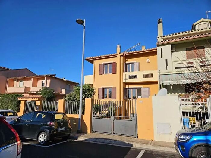 Casa con 8 locali in vendita in Selargius