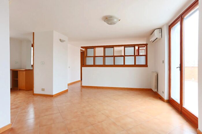 Appartamento bilocale in vendita in Via Vallombrosa, Roma