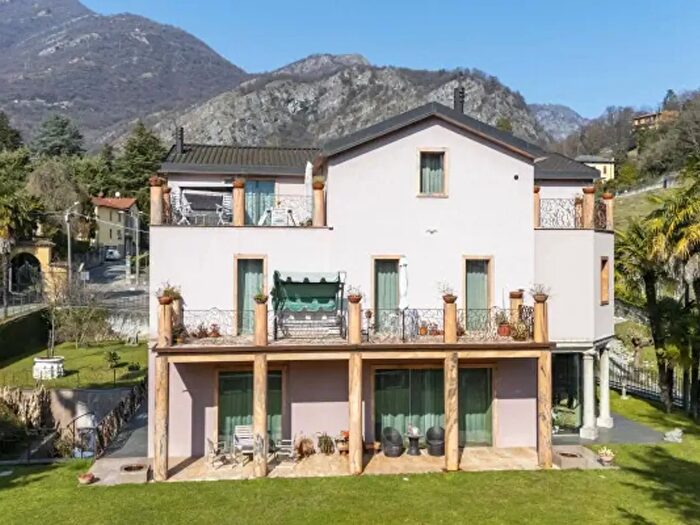 Casa con 6 locali in vendita in Via Professor Patrizio Peduzzi, Tremezzina