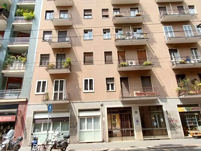 Appartamento trilocale in affitto in Viale Montello, Arena, Milano