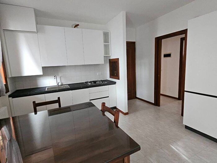 Appartamento trilocale in affitto in Via Grazia Deledda, San Bortolo, Vicenza