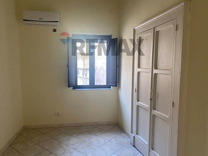 Appartamento trilocale in vendita in Via Bonajuto, Catania