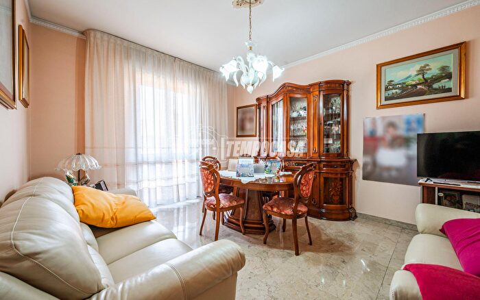 Appartamento trilocale in vendita in Via Tiziano, Modena