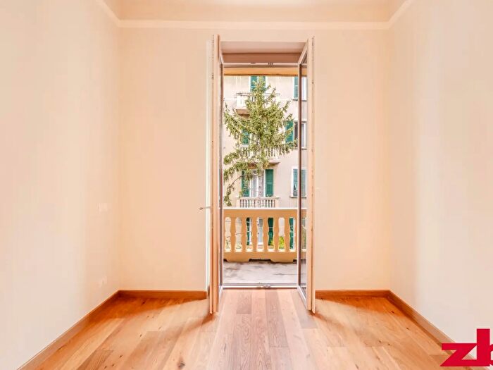 Appartamento con 6 locali in vendita in Via Marco Polo, Genova
