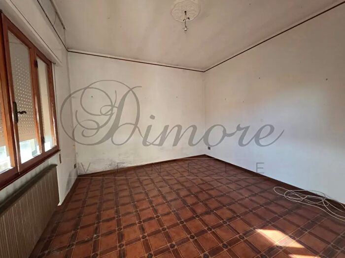 Casa con 6 locali in vendita in Via Carrezioi, Dolo
