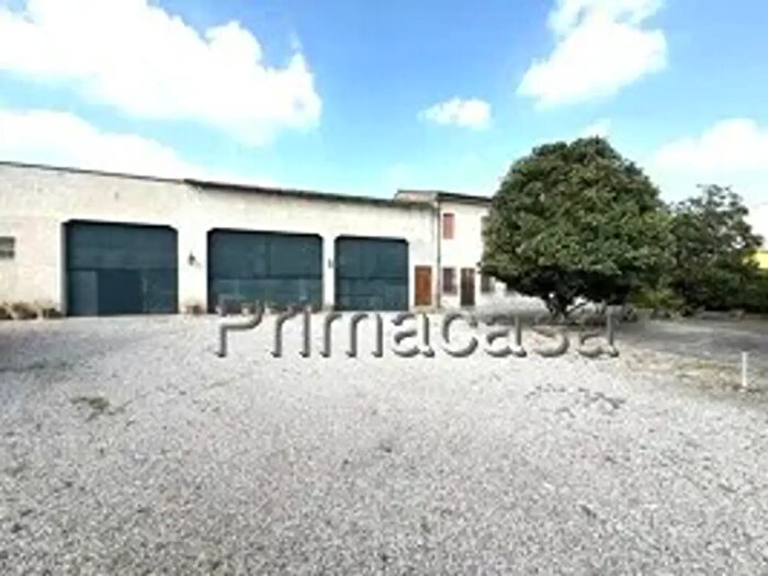 Casa con 15 locali in vendita in Corso della Vittoria, Legnago