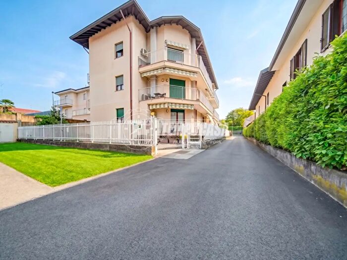 Appartamento trilocale in vendita in Via Roma, Cardano Al Campo