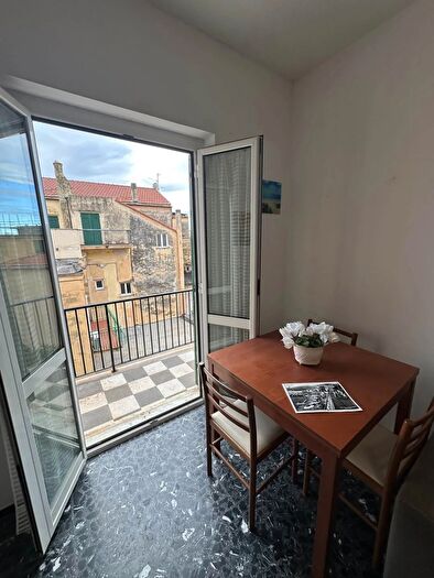 Appartamento trilocale in affitto in Finale Ligure Savona Sv, Finale Ligure