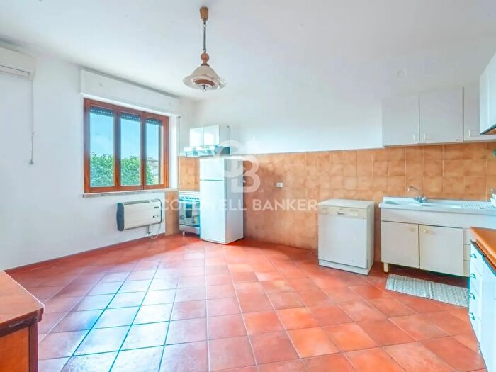 Casa con 10 locali in vendita in Via dei Ranieri, Deruta