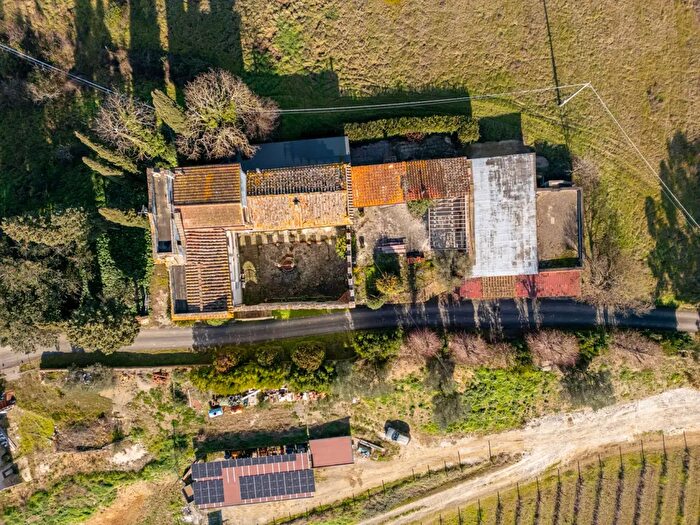 Casa con 15 locali in vendita in Via di Novoli, Lastra A Signa