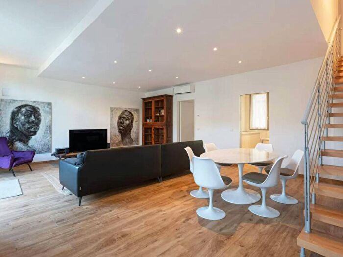 Appartamento trilocale in affitto in Via Giacomo Watt, Barona, Milano