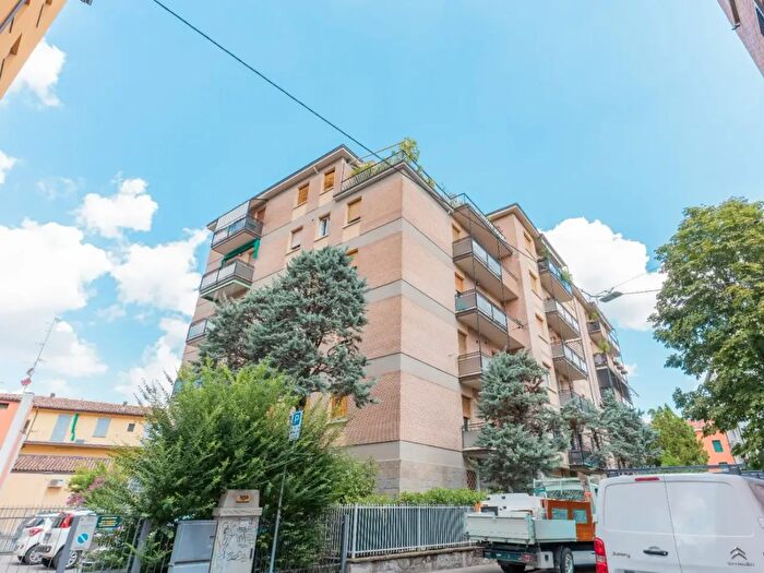 Appartamento quadrilocale in vendita in Via Malvolta, Bologna