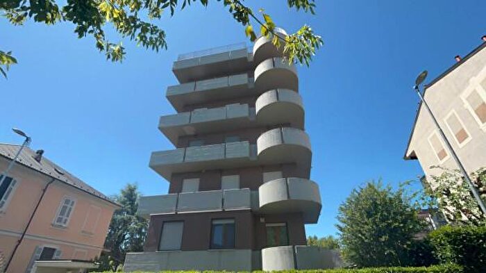 Appartamento trilocale in vendita in Via Enrico Pozzoli, Voghera