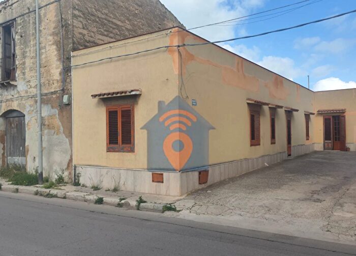 Casa con 6 locali in vendita in Castelvetrano