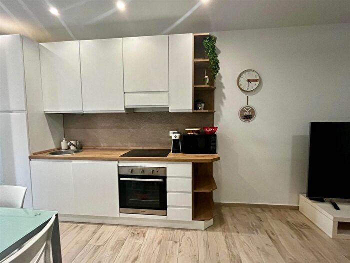 Appartamento trilocale in vendita in Via Bicocchi, Follonica