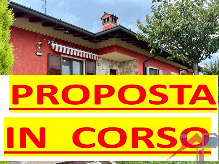 Casa con 5 locali in vendita in Mornico Al Serio