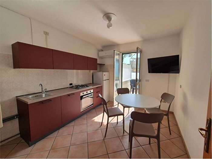 Appartamento trilocale in affitto in via isonzo, Mare, Cervia