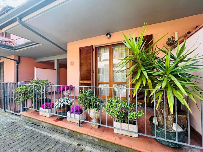 Casa con 10 locali in vendita in Utterfly, Viareggio