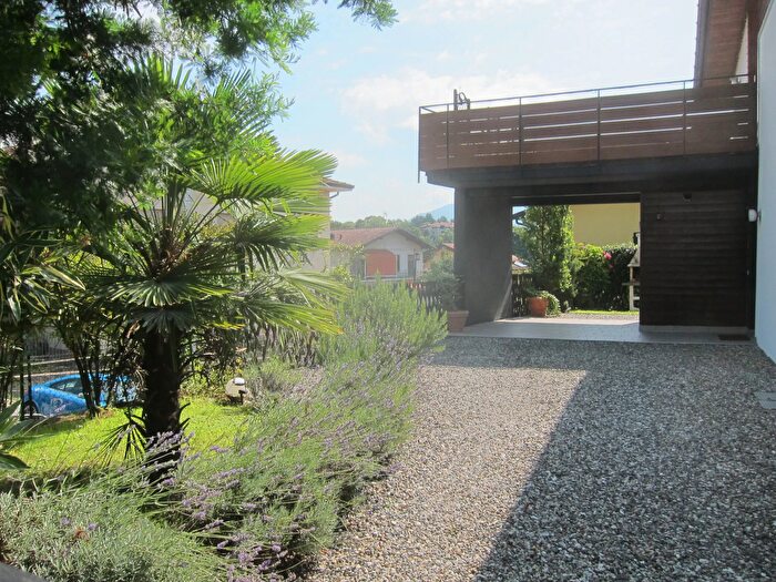 Casa in vendita in Leggiuno Varese Lombardia Italia, Leggiuno