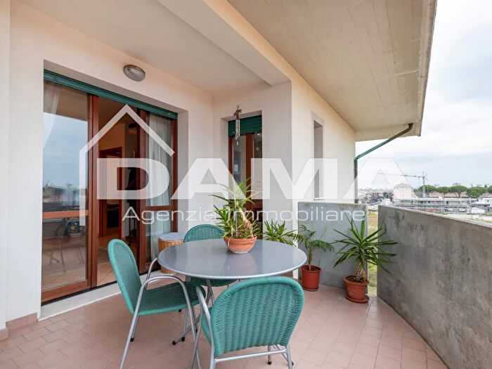 Appartamento con 5 locali in vendita in Via Felice Cavallotti, Forli