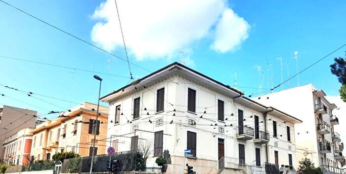 Appartamento quadrilocale in vendita in Viale Antonio Meucci, Bari