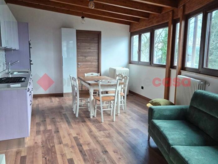 Appartamento trilocale in affitto in Via Brighindi snc, Le Rase Vetiche, Frosinone