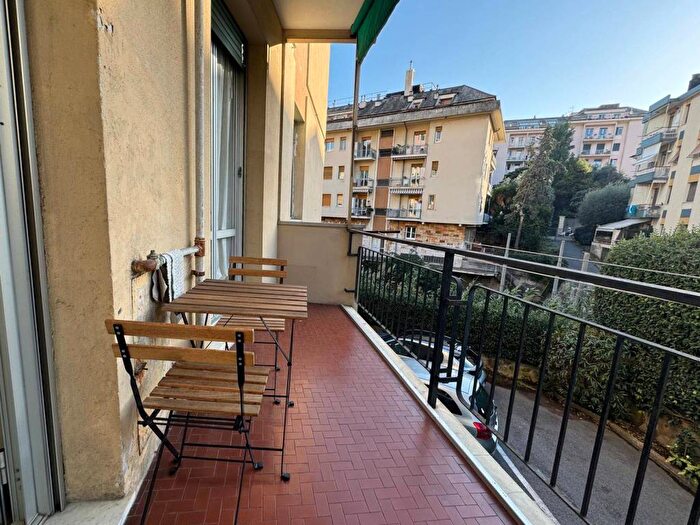 Appartamento trilocale in affitto in Via Sibilla Mertens, Sturla, Genova