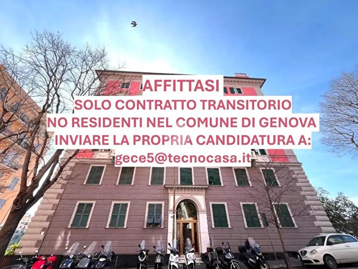 Appartamento con 7 locali in affitto in Via Napoli, Genova