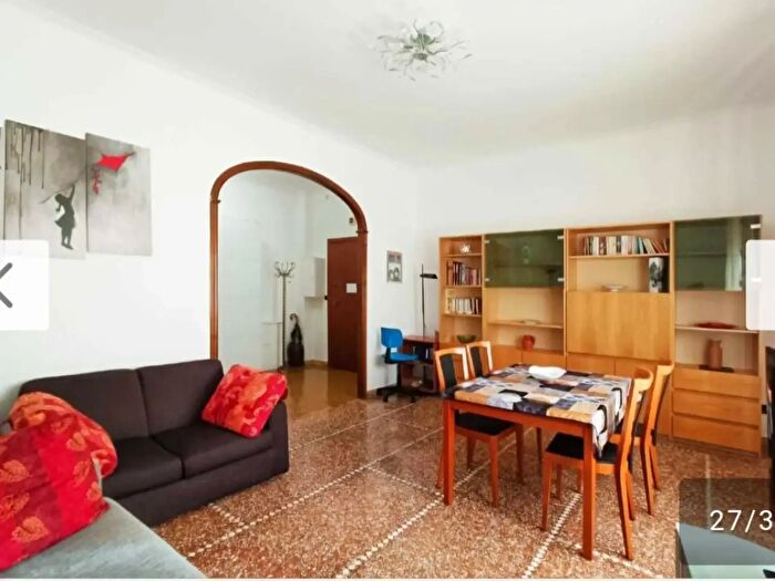 Appartamento con 6 locali in affitto in Via Papigliano, Genova