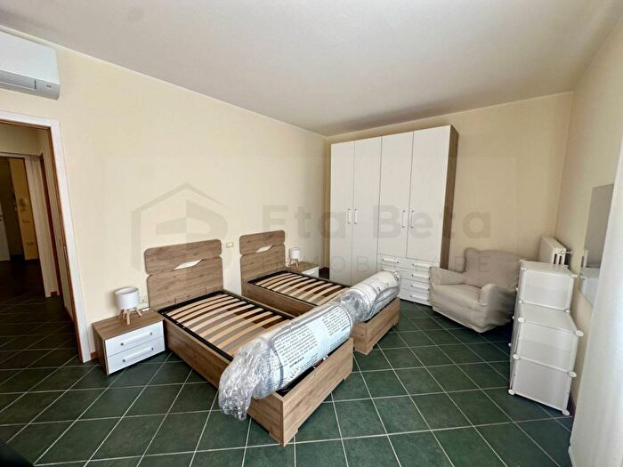 Appartamento trilocale in affitto in Via Annibale da Bassano, Santissima Trinità, Padova
