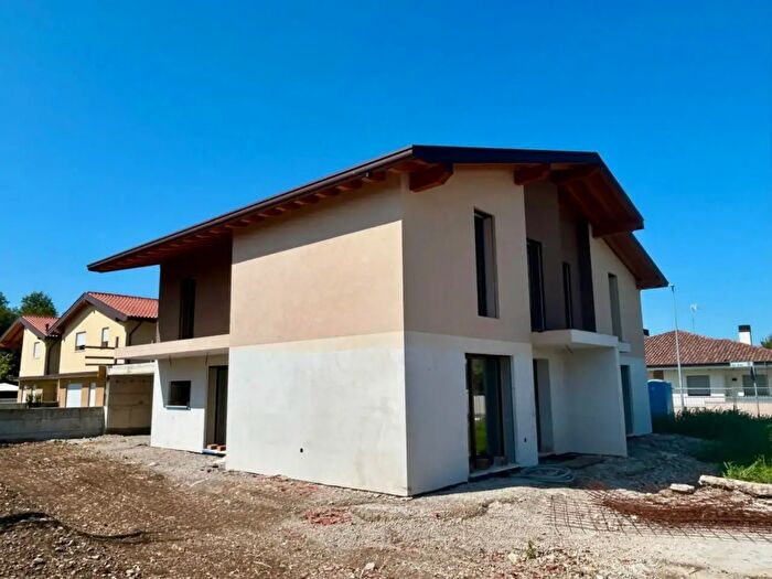 Casa con 5 locali in vendita in Via Marinut, Codroipo