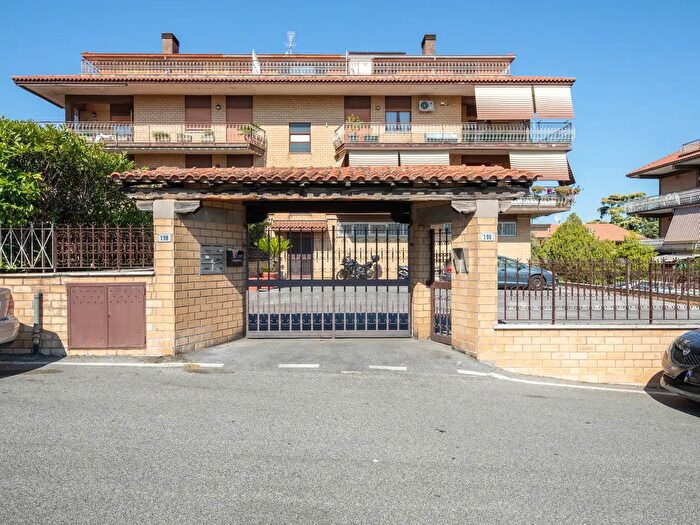 Appartamento con 6 locali in vendita in Via Monte Falcone, Monte Compatri