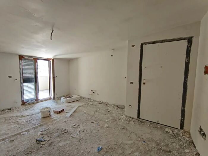 Appartamento bilocale in vendita in Via SantAndrea Apostolo, Solofra