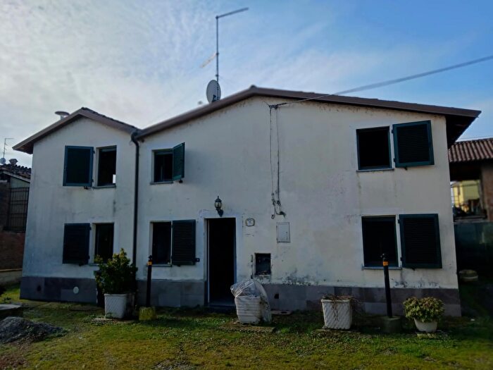 Casa trilocale in vendita in Via Castello, Calendasco