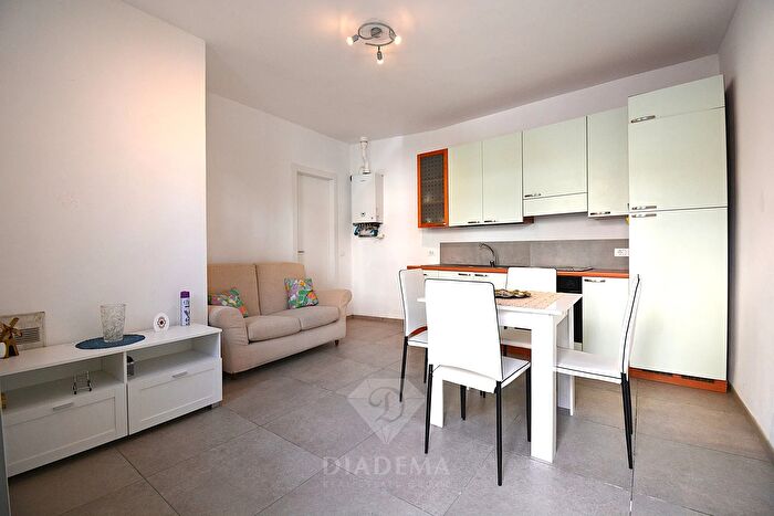 Appartamento bilocale in vendita in Via Locarno, Sumirago