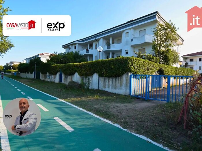 Appartamento trilocale in vendita in Via Grecale, Vasto