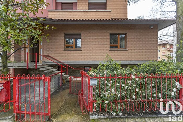 Appartamento con 9 locali in vendita in Viale Europa, Matelica