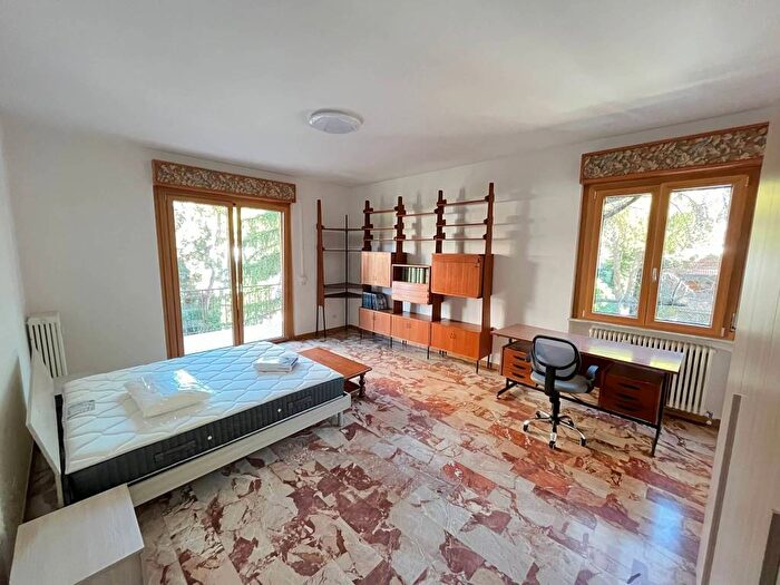 Appartamento con 5 locali in affitto in Viale Medaglie dOro, Spazzoli Medaglie DOro, Forlì