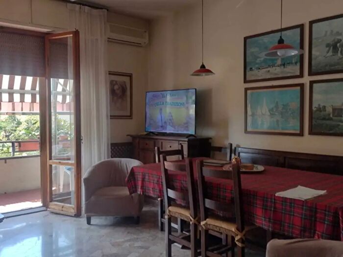 Appartamento con 5 locali in vendita in Via Algeri, Pontassieve