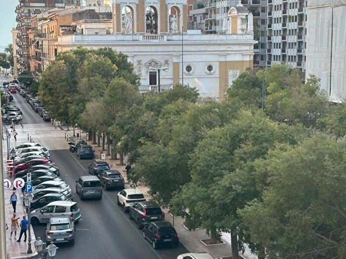 Appartamento trilocale in vendita in Via Settembre, Borgo, Taranto