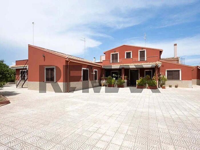 Casa con 12 locali in vendita in Via Paolo Borsellino, Augusta