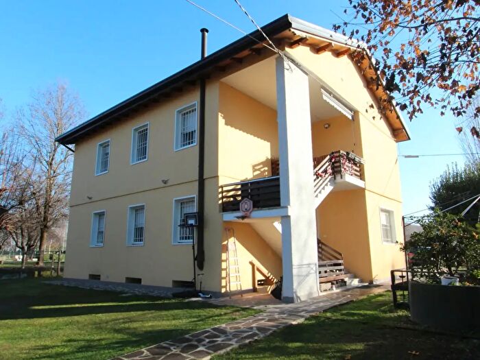 Casa con 11 locali in vendita in Via Cassola, Valsamoggia