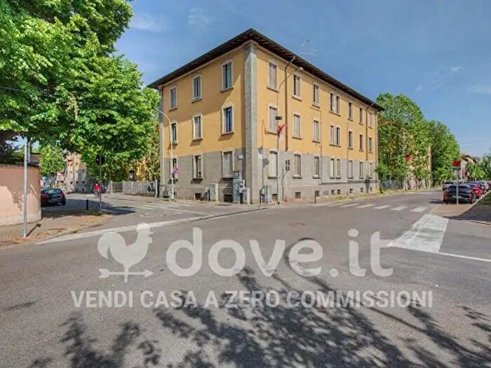 Appartamento trilocale in vendita in Via Gioacchino Rossini, Legnano