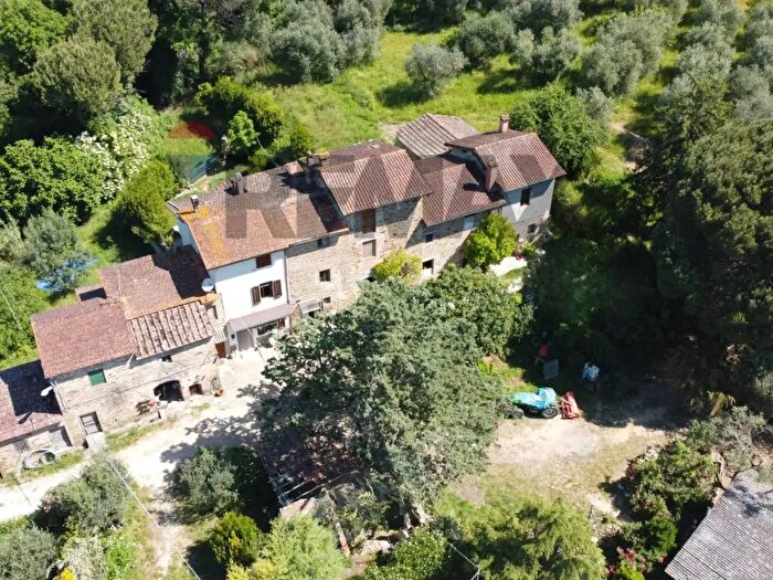 Casa con 16 locali in vendita in Via Neno, Vinci