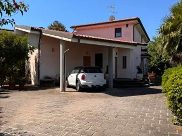 Casa con 6 locali in vendita in Via delle Sterlizie, Nettuno