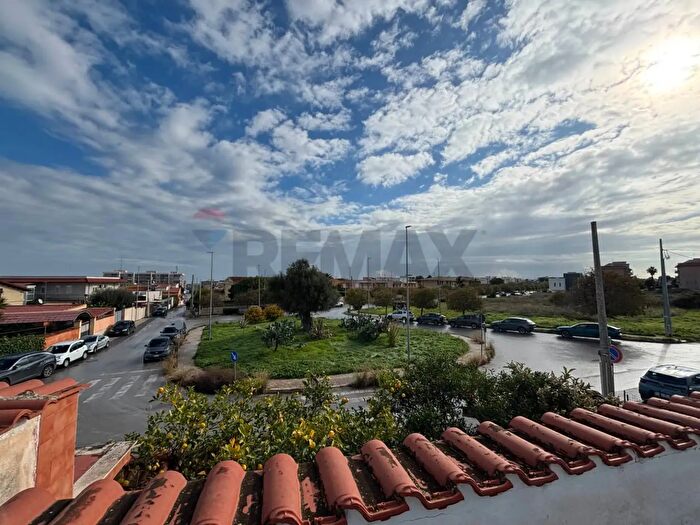 Casa con 12 locali in vendita in Via Resuttano, Siracusa