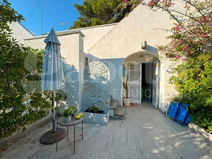 Casa monolocale in vendita in Contrada Rosa Marina, Ostuni